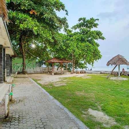 Guerilla Dive Lodge Pulau Pari Jakarta Bagian luar foto