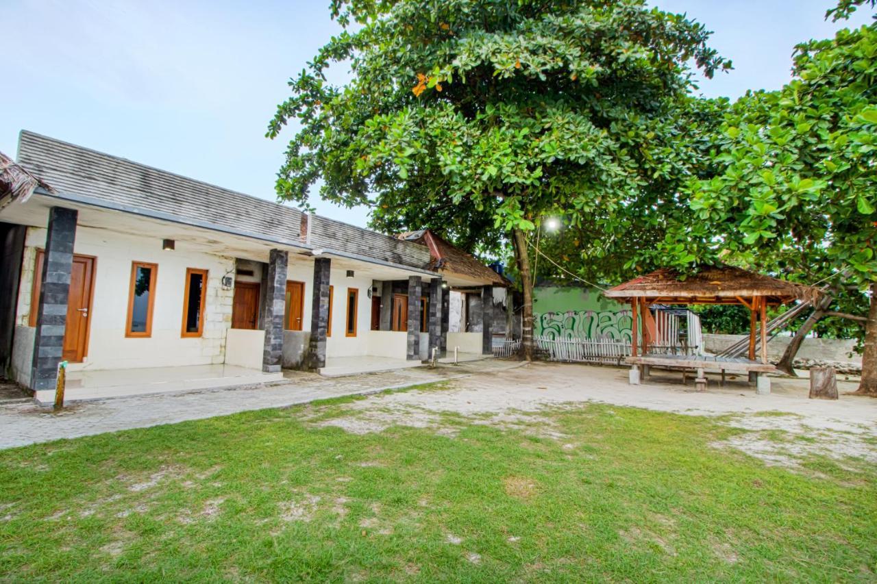 Guerilla Dive Lodge Pulau Pari Jakarta Bagian luar foto